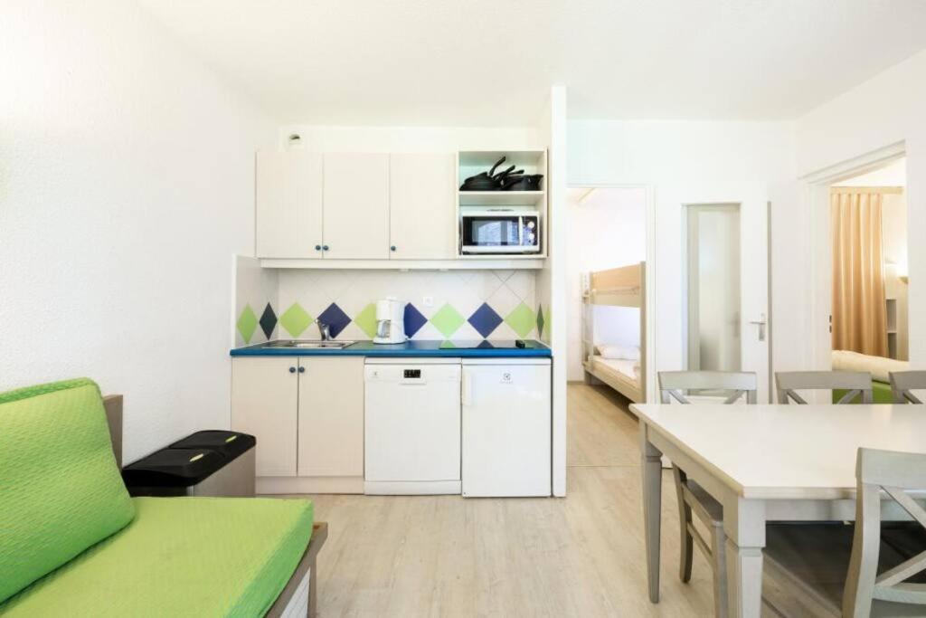 Bel appartement à Saint-Raphaël avec vue piscine Saint-Raphael (Var) Exterior foto