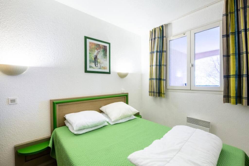 Bel appartement à Saint-Raphaël avec vue piscine Saint-Raphael (Var) Exterior foto