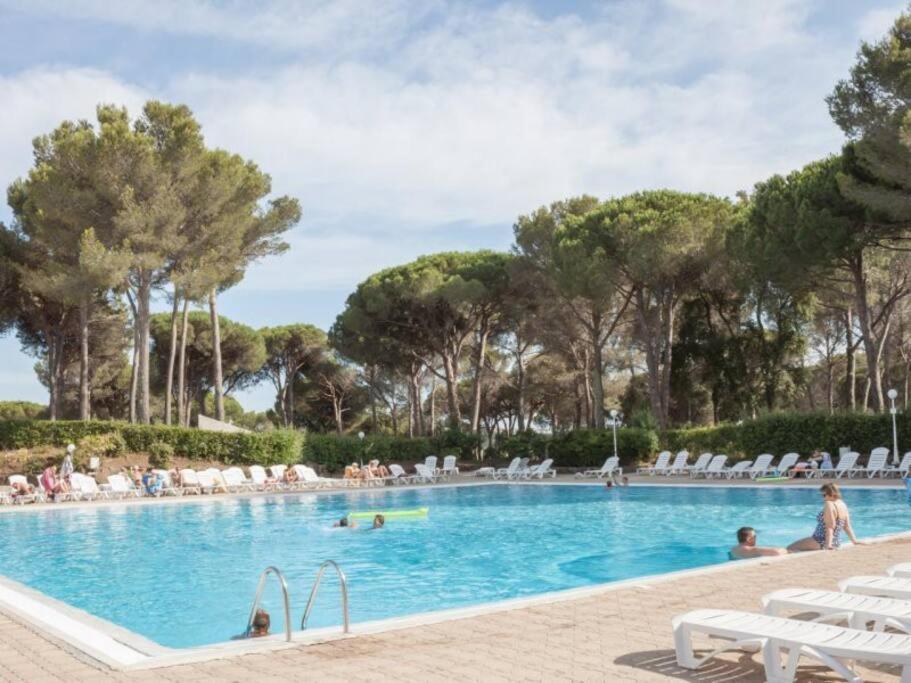 Bel appartement à Saint-Raphaël avec vue piscine Saint-Raphael (Var) Exterior foto