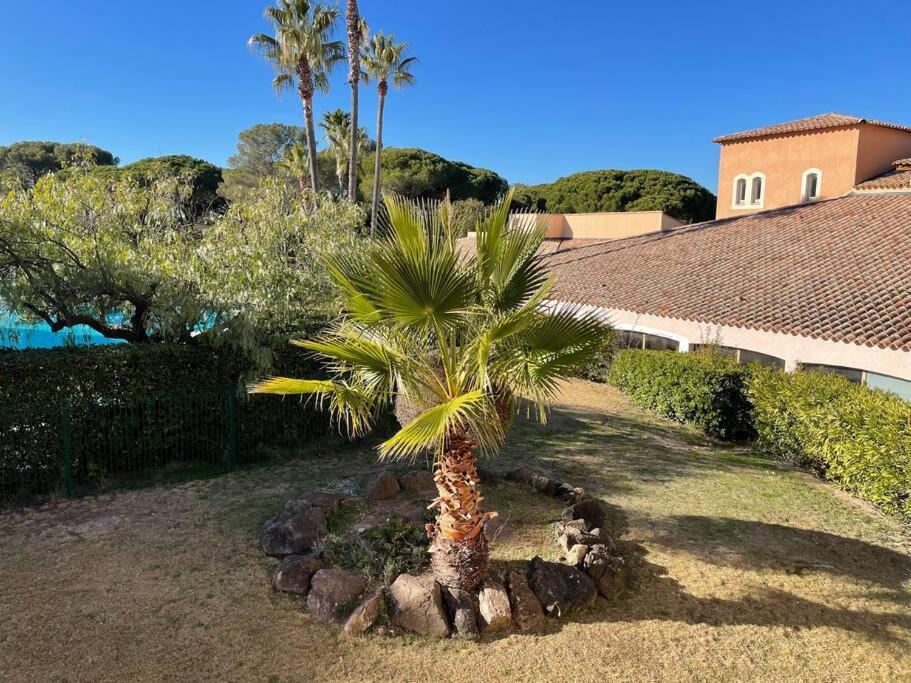 Bel appartement à Saint-Raphaël avec vue piscine Saint-Raphael (Var) Exterior foto